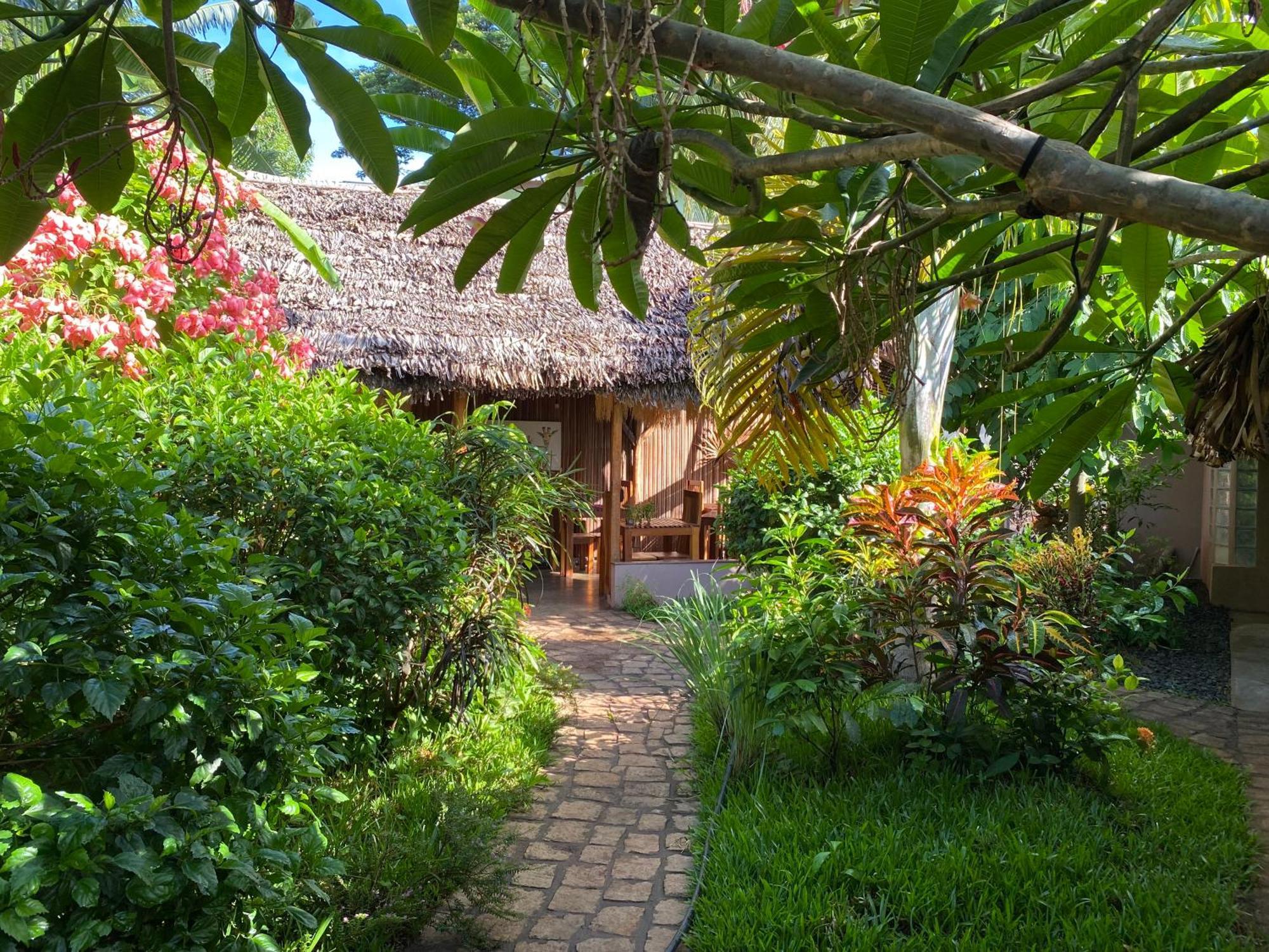 La Perle Rare De Nosy Be Hotel Ambatoloaka  Exterior photo
